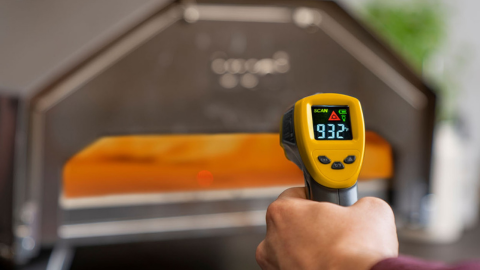 Preheating oven with thermometer